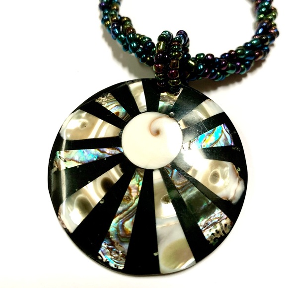 ๐ SALE $15 ๐ Vintage Natural Abalone Mother of Pearl Boho Pendant Iridescent - Picture 2 of 5